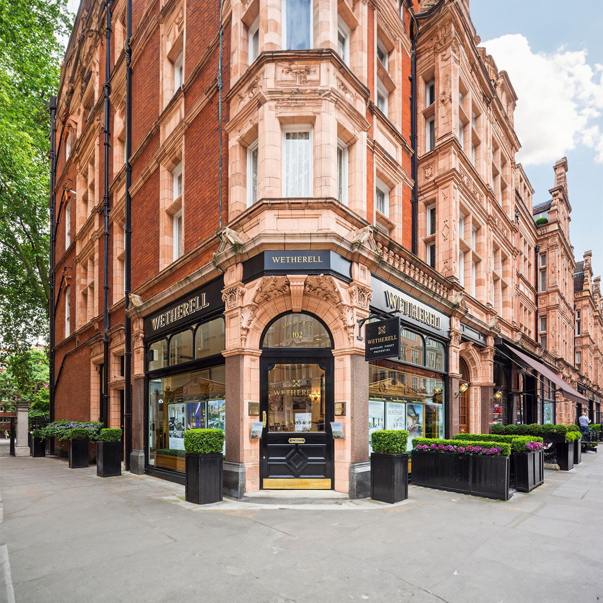 Exploring UK's Top Business Directories: Connect & Discover