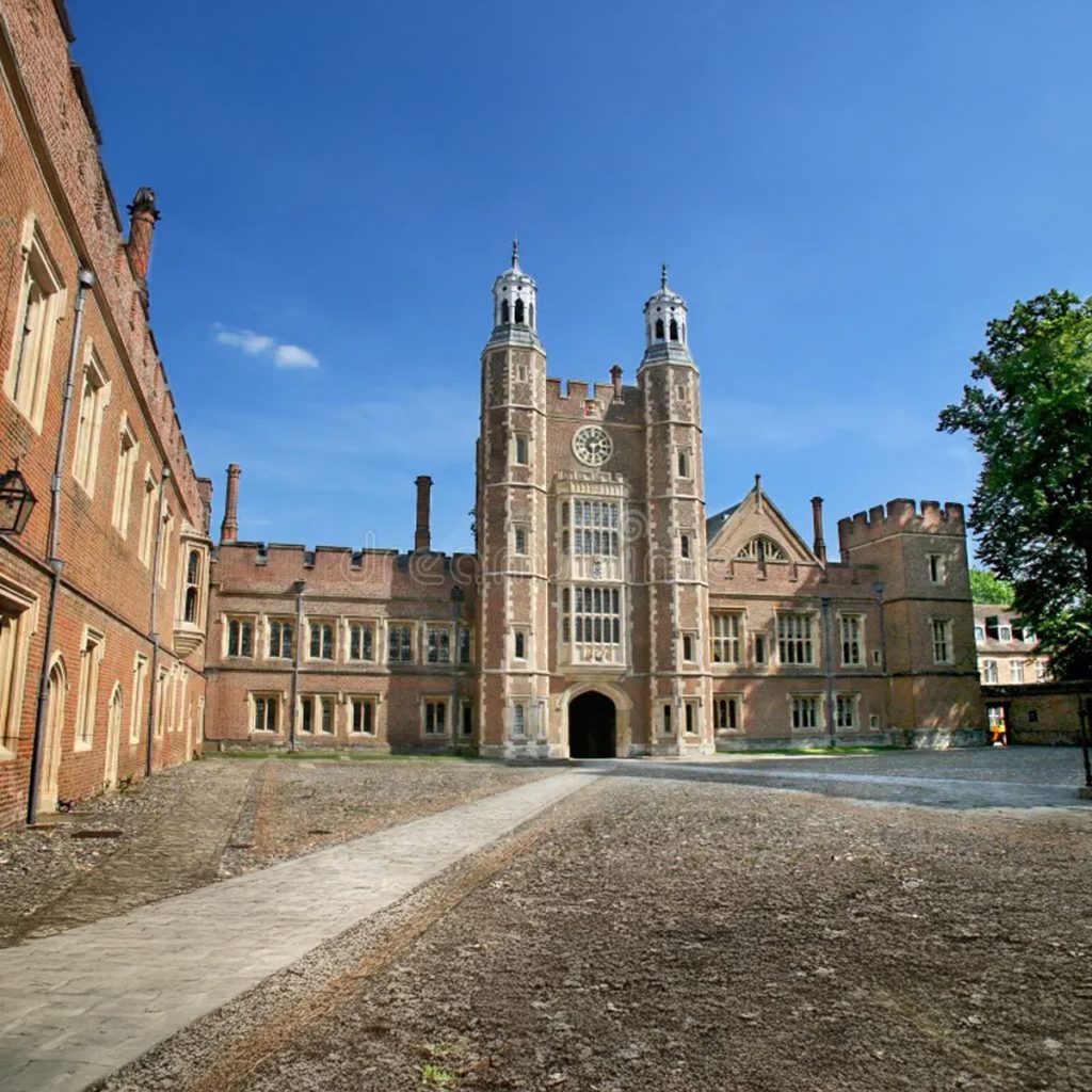 Prince George next school, breaking royal traditions, prestigious education