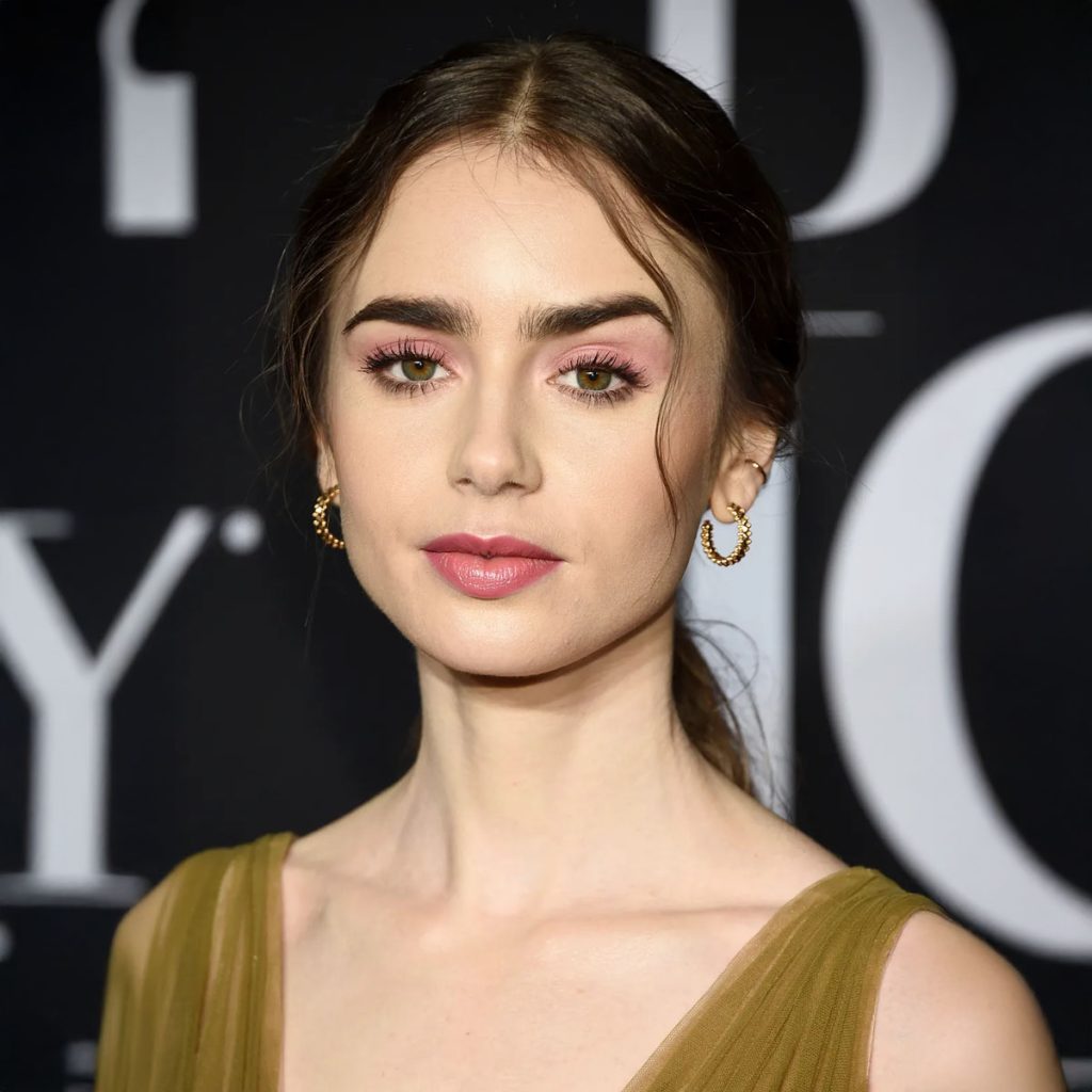 Lily Collins, acting career, Emily in Paris